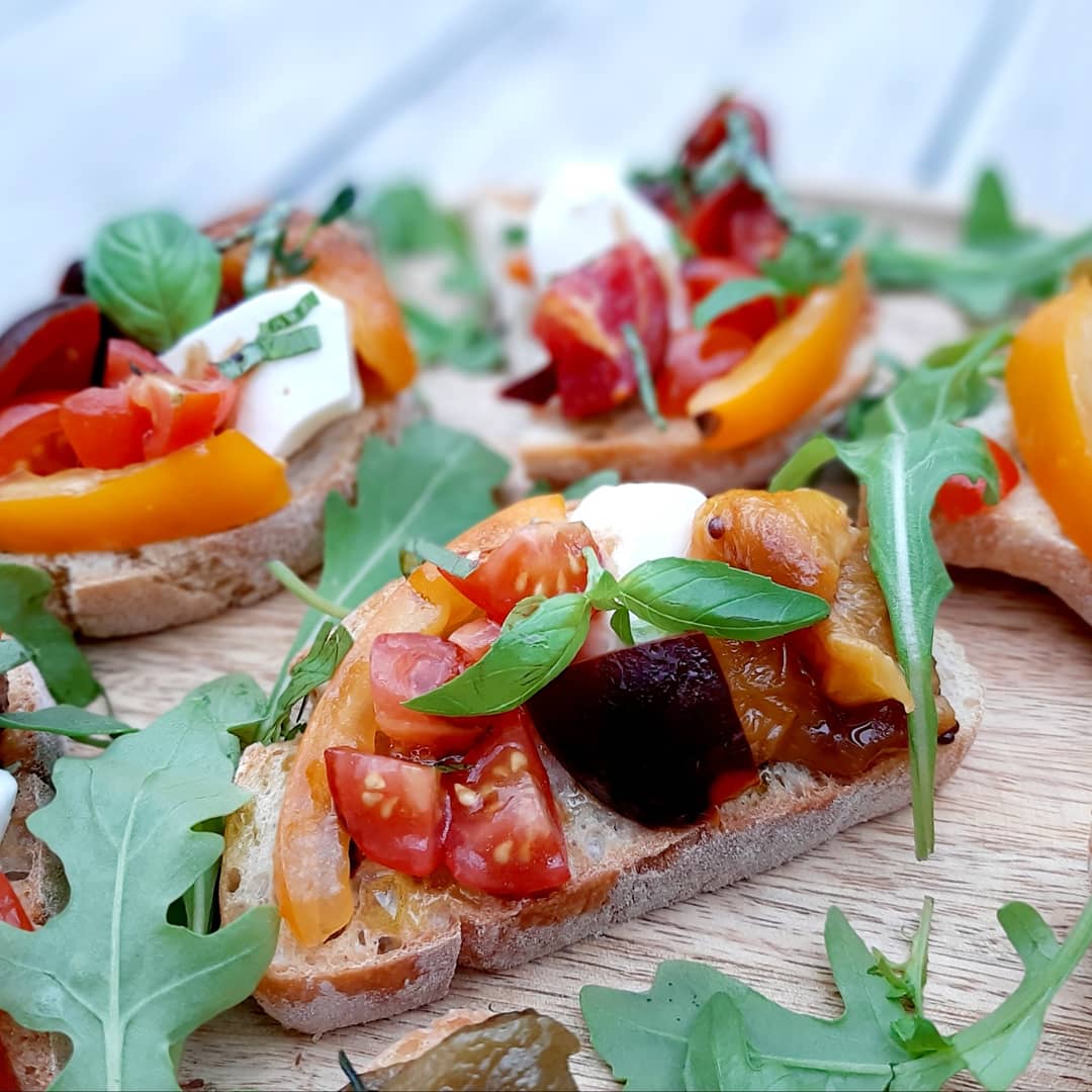 Bruschettas Tomaten Mozza Ruccola 1