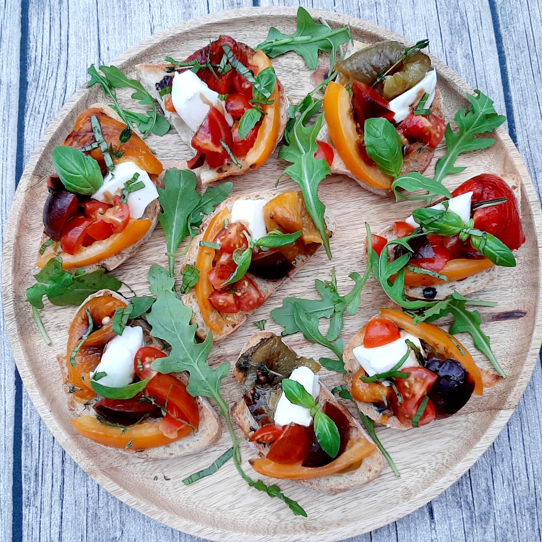 Bruschettas Tomaten Mozza Ruccola 2