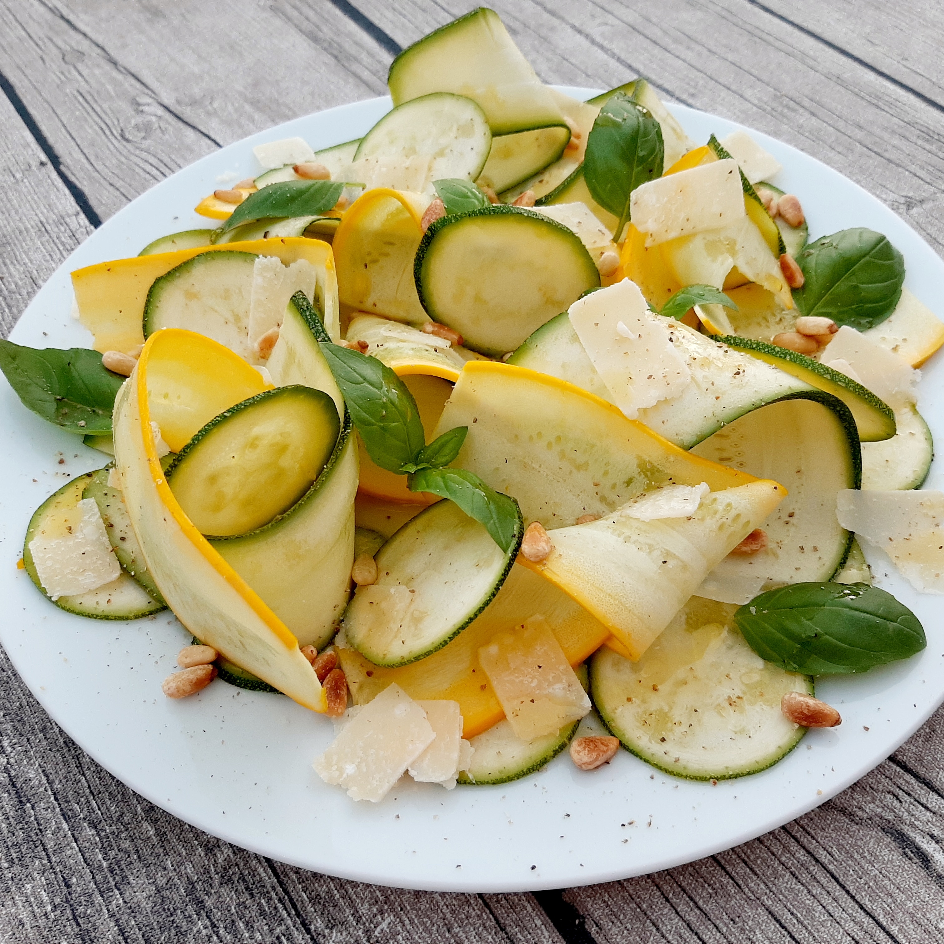 marinierte Zucchini Scheiben Parmesan